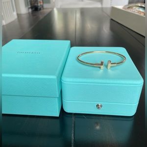 Tiffany & co. T wire Bracelet in Rose gold